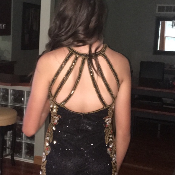 Size 0 - Picture 2 of 3